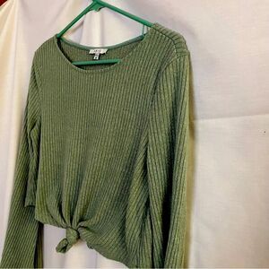 Women’s Green Long Sleeve Crop Size M